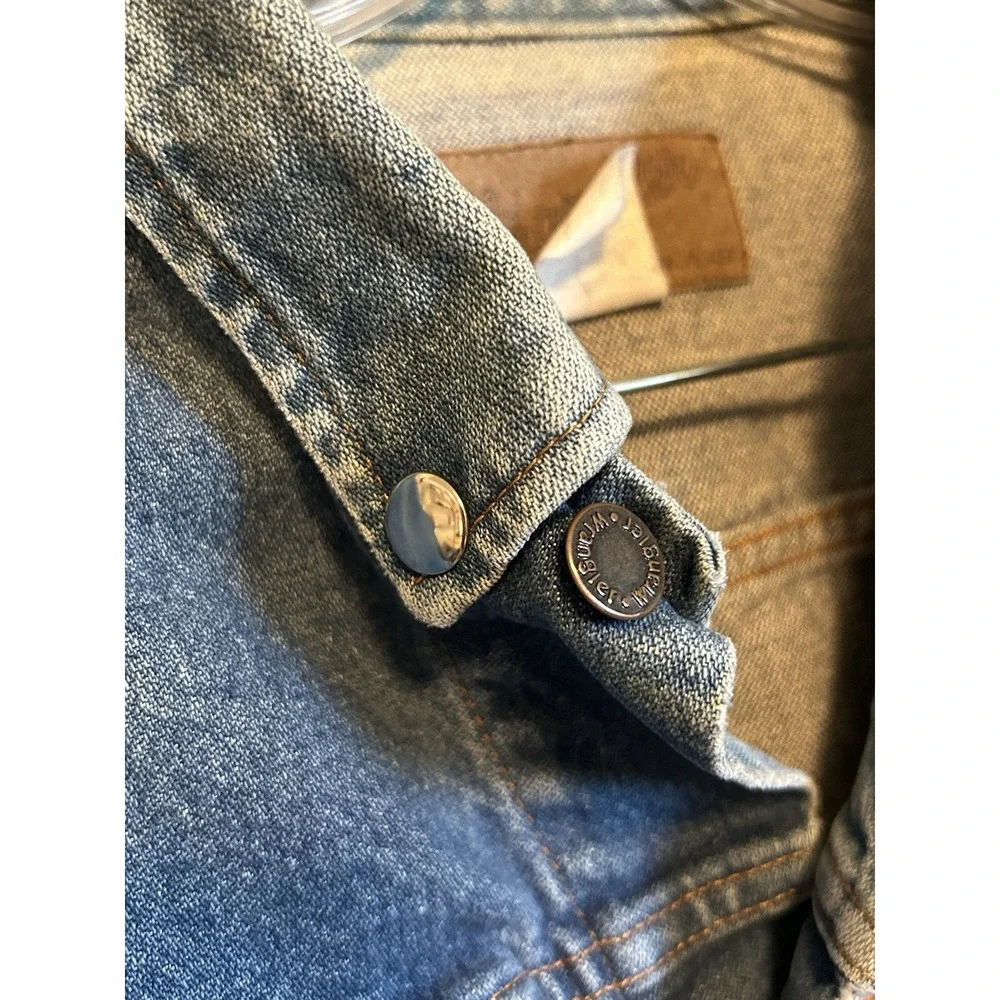 Wrangler added snaps